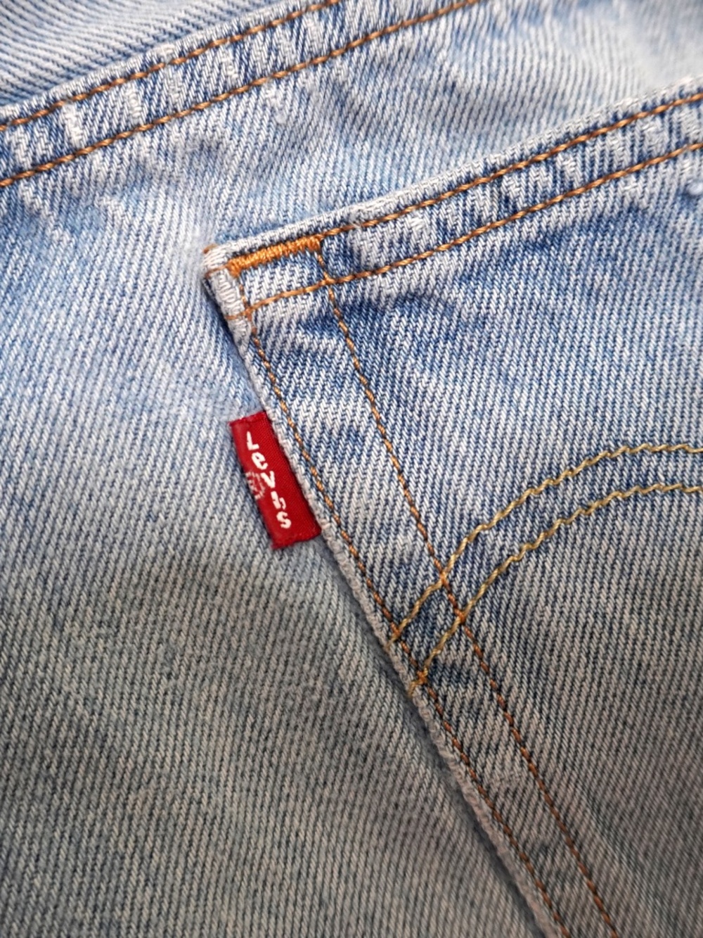 Levi's 501 Original cut-off denim shorts, Size 30 - Picture 4 of 5